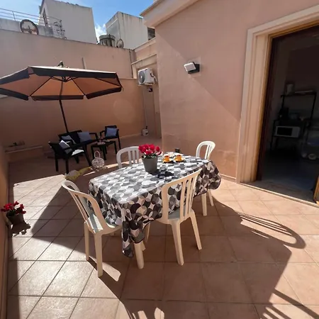 Mazzini 36 * Трапани